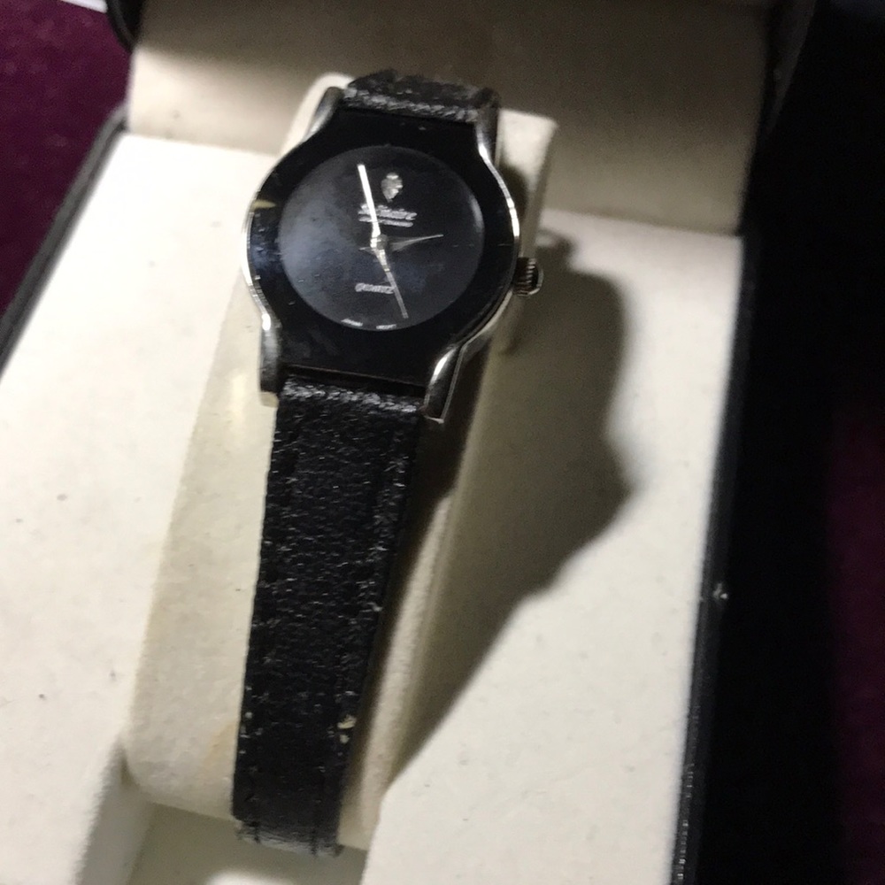Solitaire wrist watch with genuine diamond